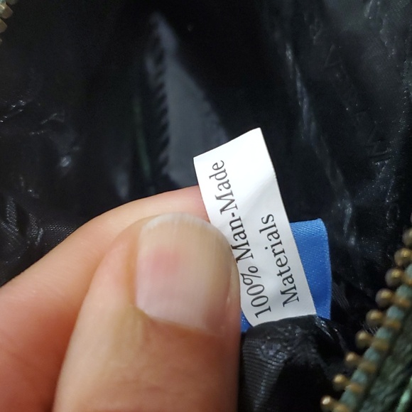 Vera Wang Clutch/ Wristlet Foldable - Picture 10 of 16